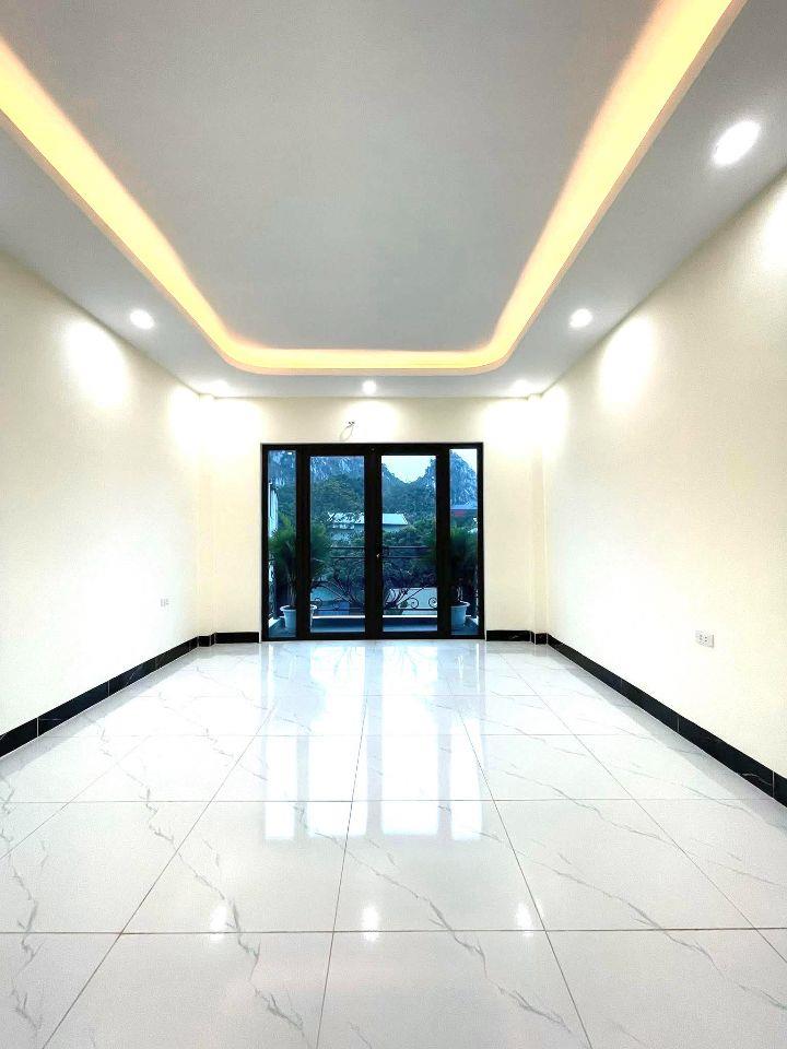 nhà trung tâm xã Sơn Đồng, Hà Nội, 200m ra vành đai 4, 46M2, 4 Tầng, có 4 phòng ngủ khép kín, 5 wc