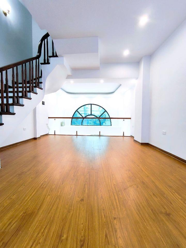 Bán nhà xã Sơn Đồng, Hà Nội 42M 5 Tầng, kinh doanh, ô tô qua nhà, thiết kế phong cách Châu âu, vành đai 4