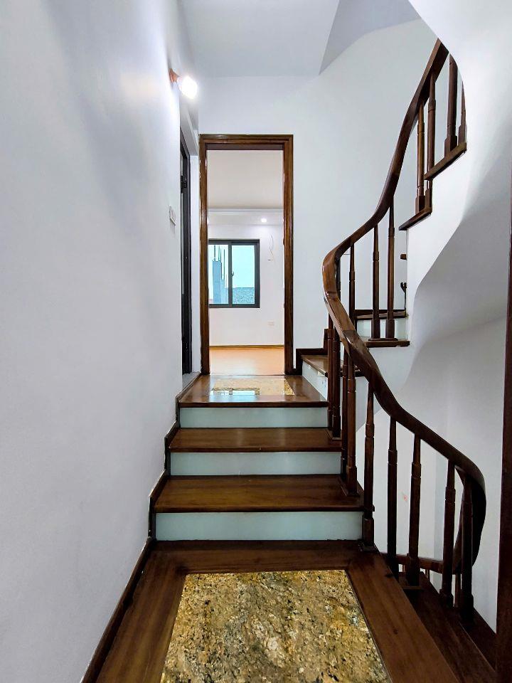 Bán nhà xã Sơn Đồng, Hà Nội 42M 5 Tầng, kinh doanh, ô tô qua nhà, thiết kế phong cách Châu âu, vành đai 4