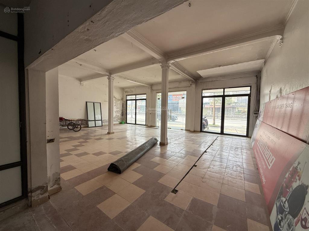 Chính chủ cho thuê 720m2 mặt tiền ql1a  sàn bê tông chịu lực  cạnh cây xăng chiến thắng