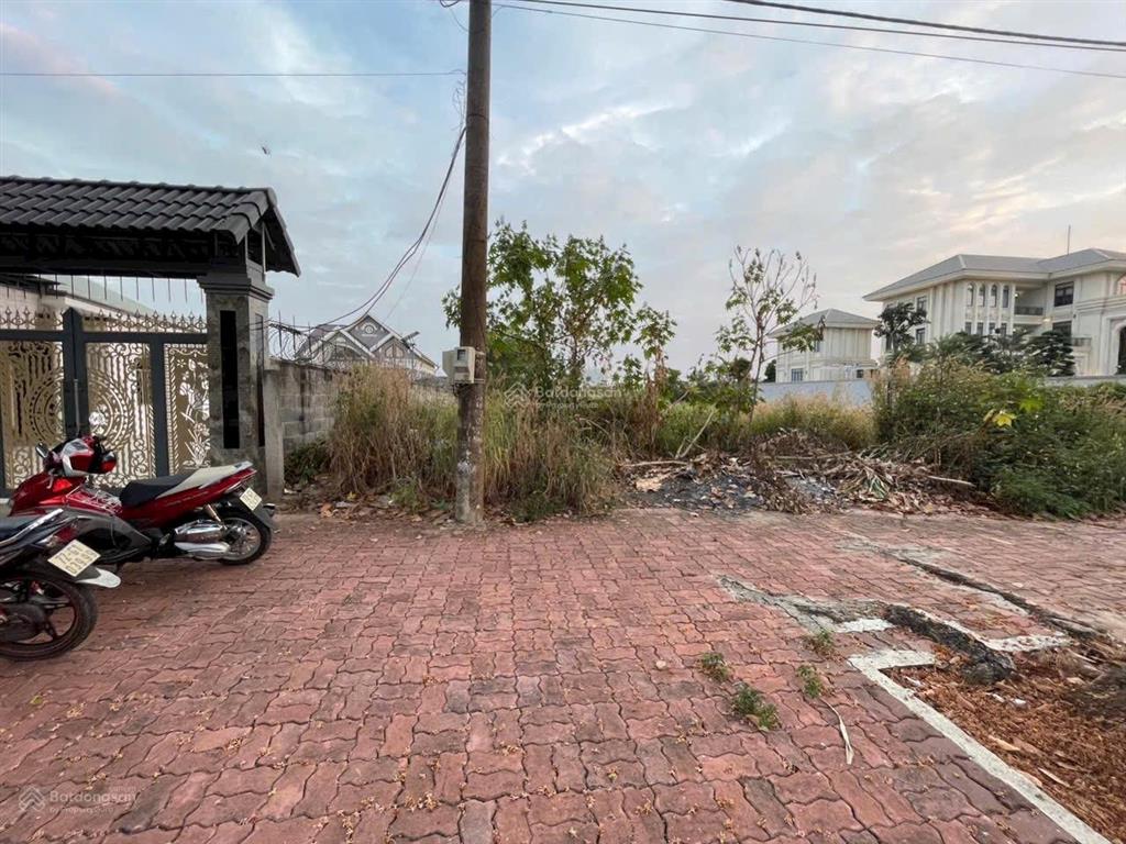  bán lô đất mặt tiền đường hùng vương hoà long tpbrvt
 vị trí  mặt tiền đường hùng vương kin