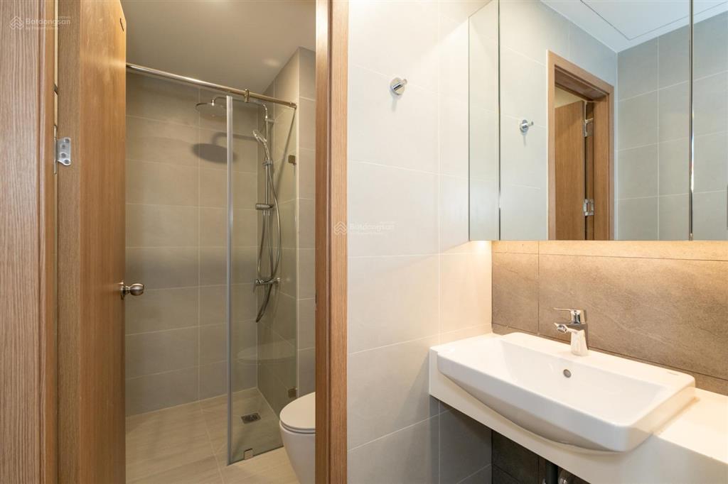 Bán nhanh căn hộ giá tốt 2pn1wc hướng đông nam, giá 2,149 tỷ ngay ngã tư phạm v đồng