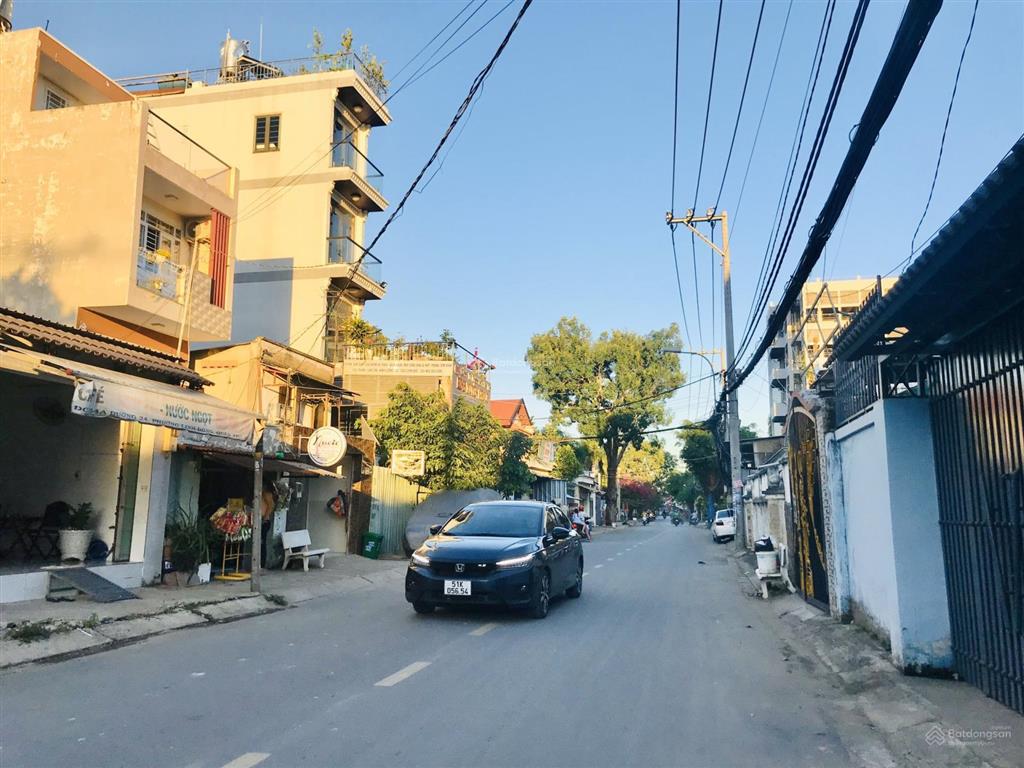 Bán gấp đất mặt tiền đường 379, lê văn việt. giá 7,85 tỷ/100m²