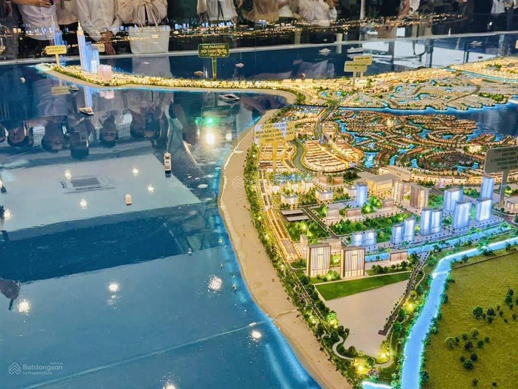 Nhà phố trục đường ánh sáng. giá 9,8 tỷ/75m2
