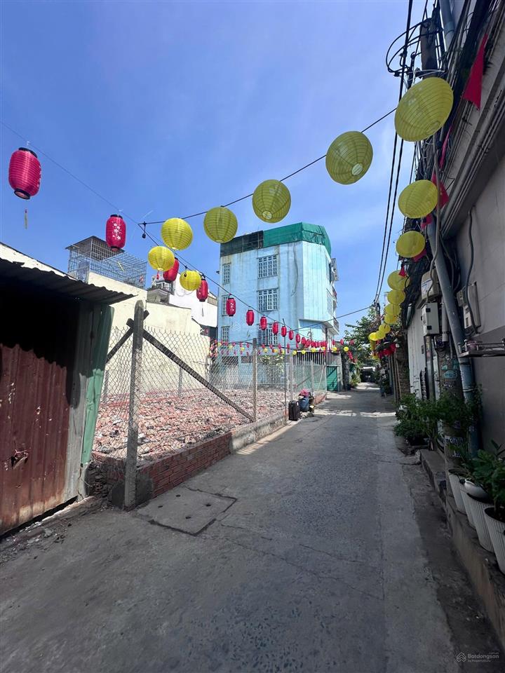 Bán gấp đất ngay gigamall phạm văn đồng. giá 6,8 tỷ/69m²