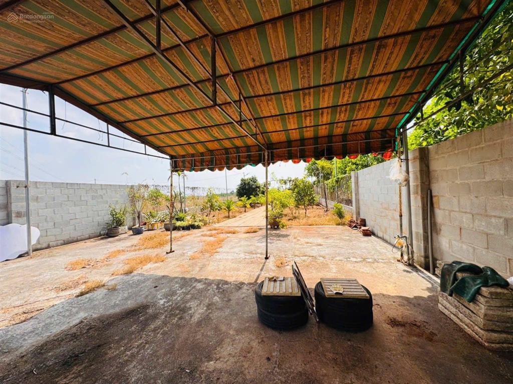 Nhánh đường lê thị hồng gấm, cách quốc lộ 55 ~300m