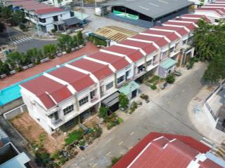 Chủ kẹt tiền cần bán gấp căn góc hướng đông, cạnh hồ bơi khu oasis bến cát bình dương