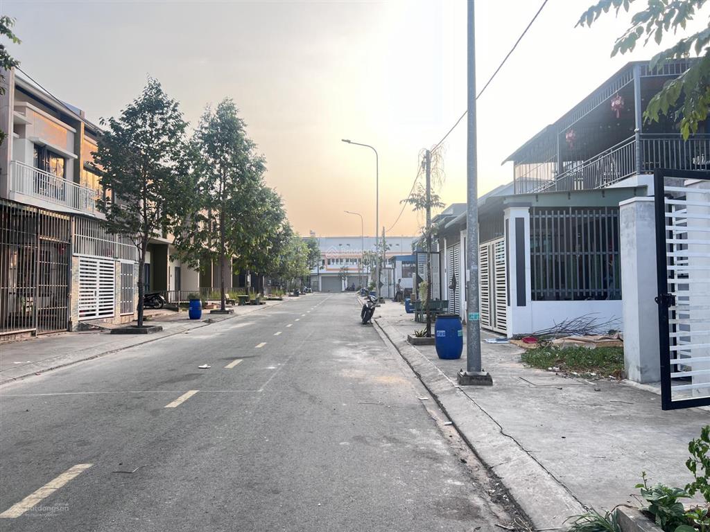Bán căn tứ lập hướng nam 80m2 dự án oasis city giá tốt, có hỗ trợ vay ngân hàng tối đa 80%