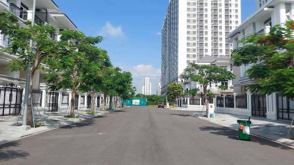 Bán biệt thự the peak garden, 7x20m có hầm, thang máy, 2 mặt thoáng view hồ cực đẹp. giá 20 tỷ