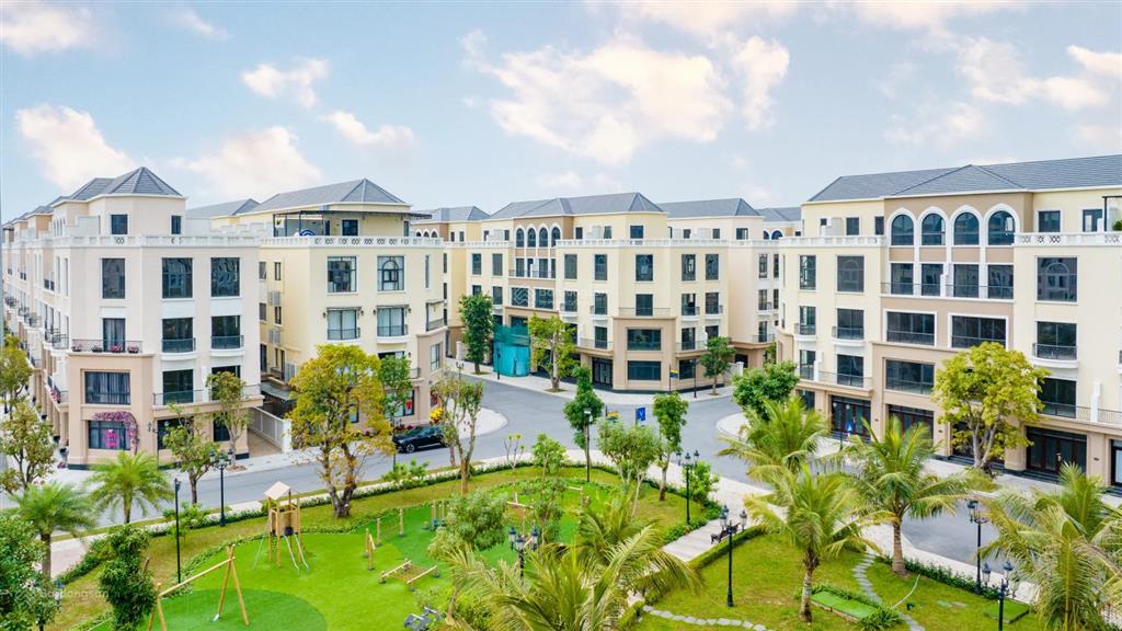Bán liền kề 62,5m2, giá 8,15 tỷ, mặt tiền 5m cọ xanh, vinhomes ocean park 2.
