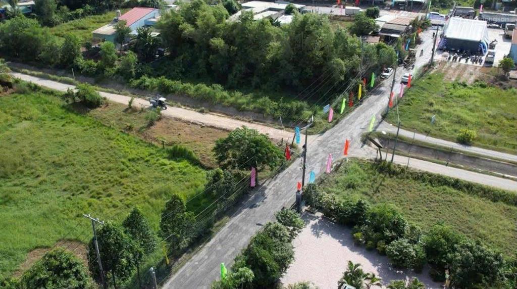 Chủ cần bán gấp lô đất mặt tiền đường cây xăng bà chính vừa khánh thành làm nhựa