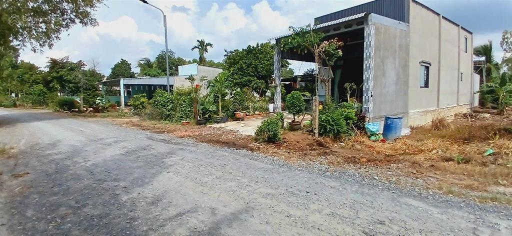 Chủ cần bán gấp lô đất mặt tiền đường cây xăng bà chính vừa khánh thành làm nhựa