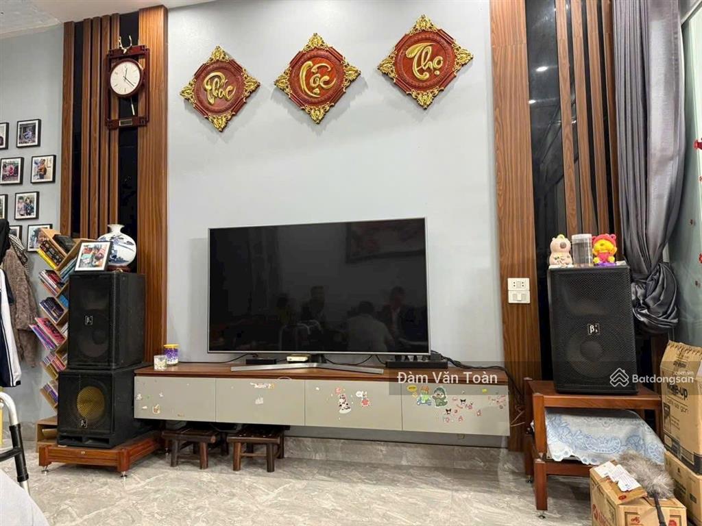 Bán nhà phố 4 tầng dg02 thị trấn quốc oai. nhà đẹp, xây kiên cố, đường to, thuận tiện kinh doanh