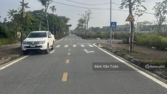 Bán lô đất 2 mặt đường trước, sau tại dg08, sài sơn. vị trí trung tâm, cạnh chùa thầy, tuần châu