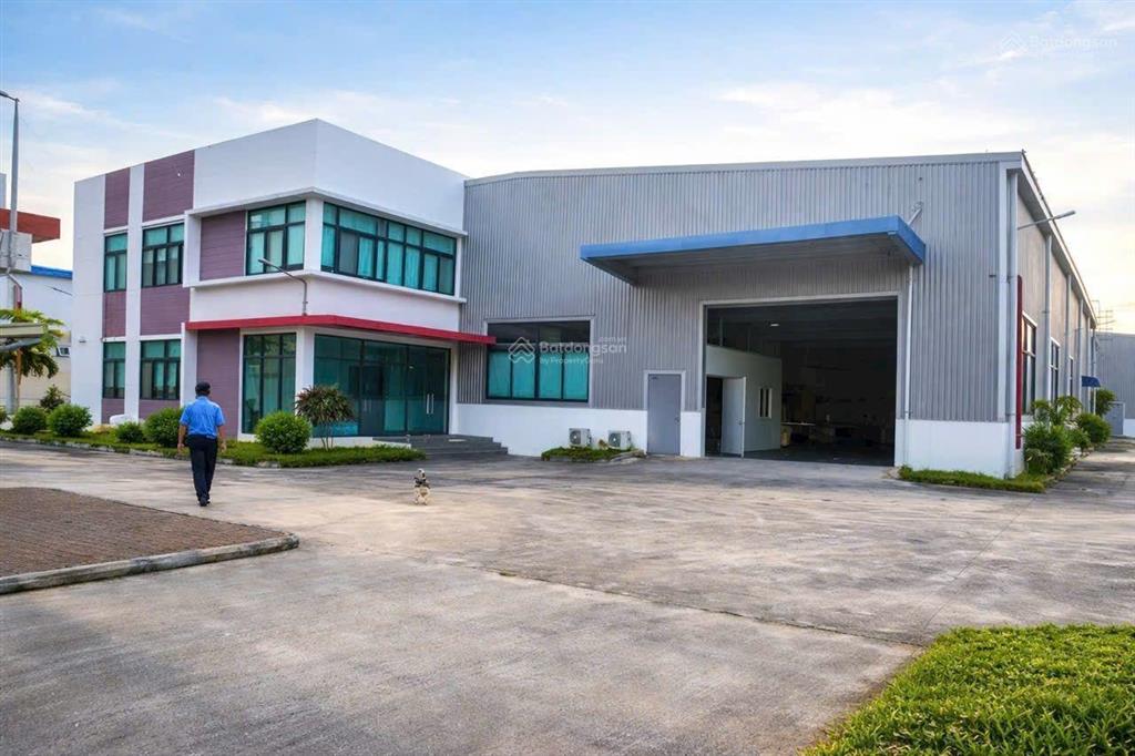 Bán nhà xưởng kcn visip ii tân uyên,5000m2, có pccc, vào hoạt động ngay