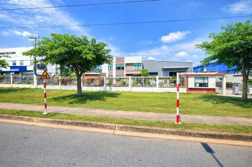 Bán nhà xưởng kcn visip ii tân uyên,5000m2, có pccc, vào hoạt động ngay