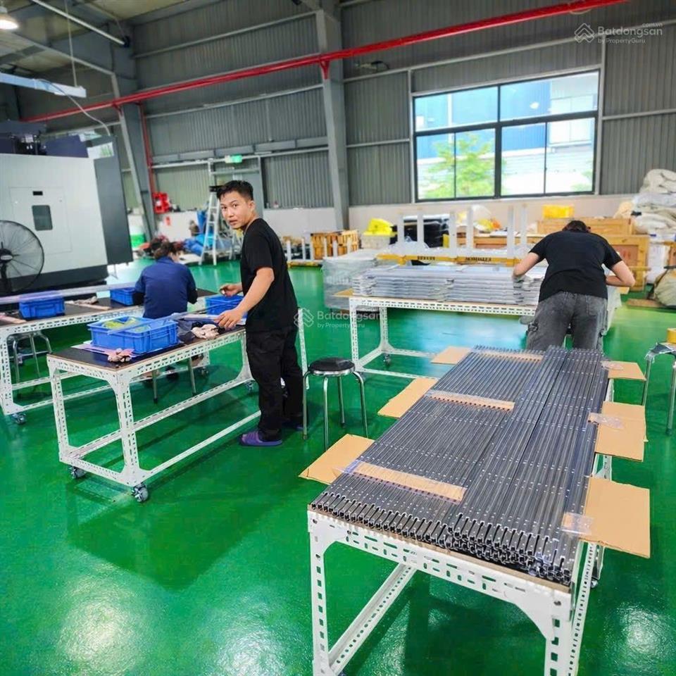 Bán nhà xưởng kcn visip ii tân uyên,5000m2, có pccc, vào hoạt động ngay