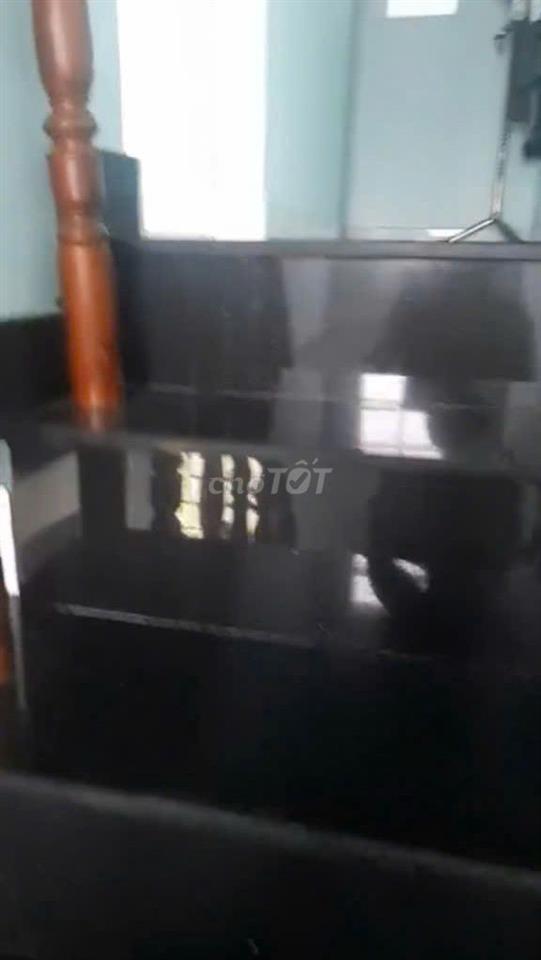 Nhà giấy tay 1 trệt 1 gác 2pn, hẻm xe hơi
