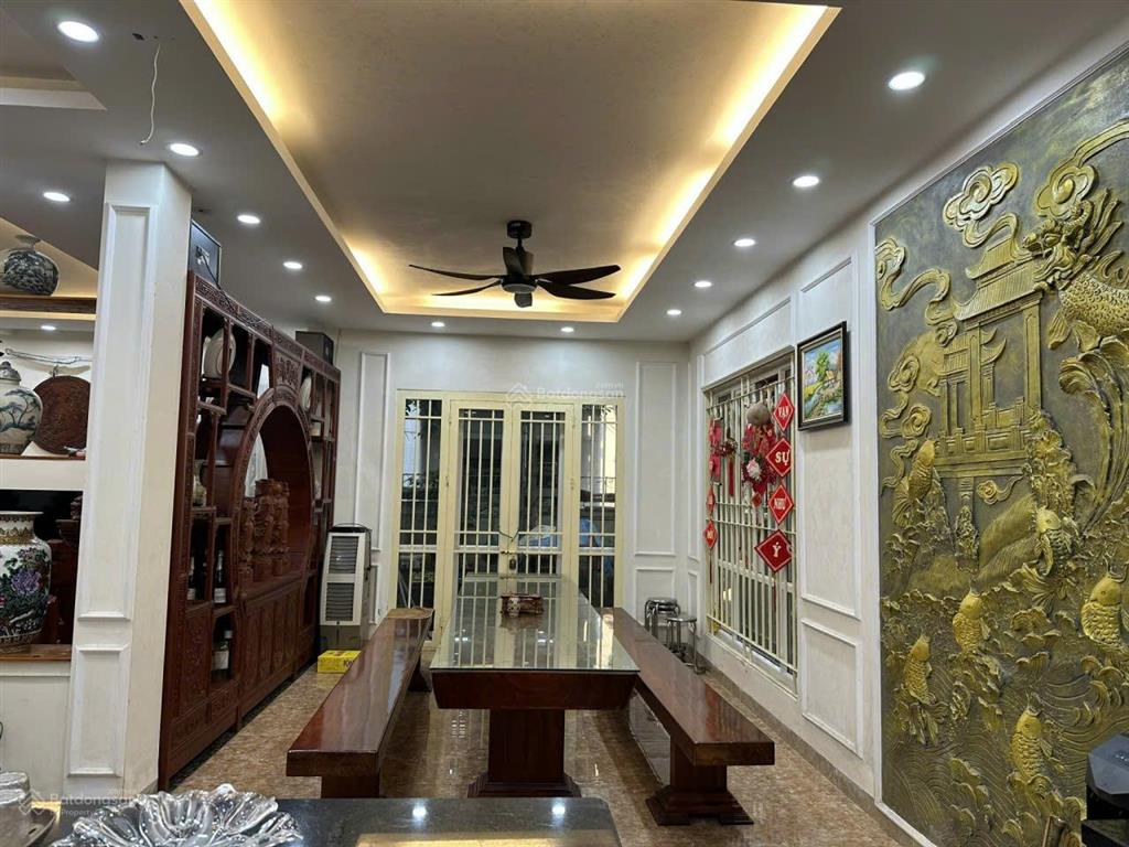 Bán nhanh căn 300 m hướng đông nam đã hoàn thiện full nội thất gía chỉ 35 tỷ   0968 813 ***