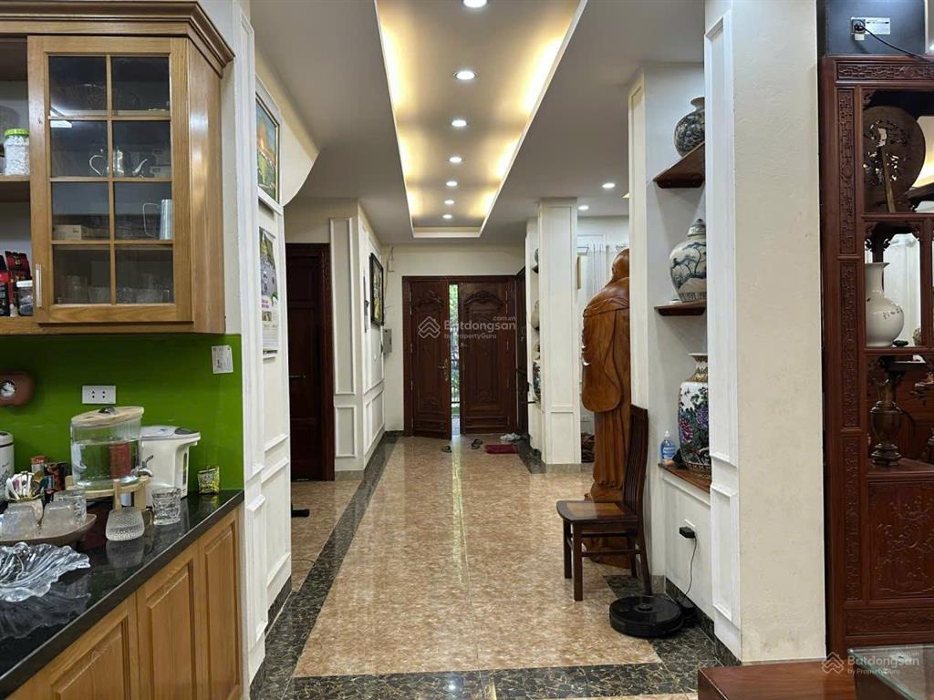 Bán nhanh căn 300 m hướng đông nam đã hoàn thiện full nội thất gía chỉ 35 tỷ   0968 813 ***