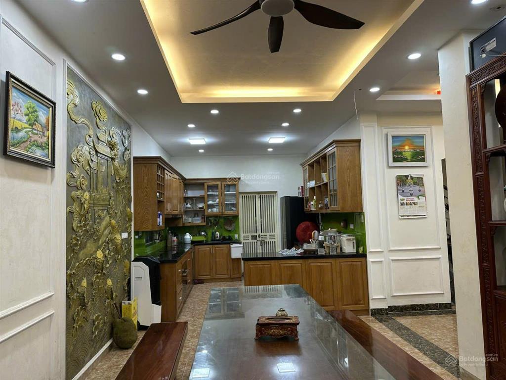 Bán nhanh căn 300 m hướng đông nam đã hoàn thiện full nội thất gía chỉ 35 tỷ   0968 813 ***