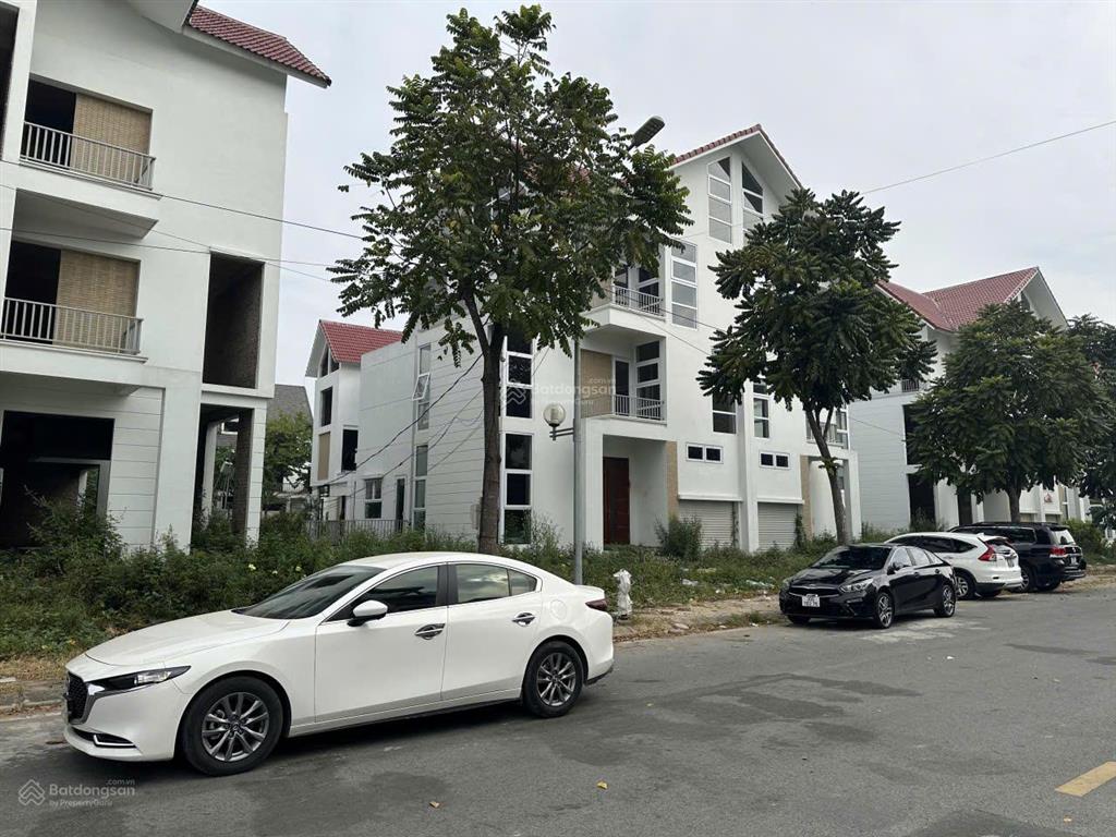 Bán nhanh căn biệt thự 230 khu ngôi nhà mới gía chưa đến 15 tỷ cả nhà và đất   0968 813 ***