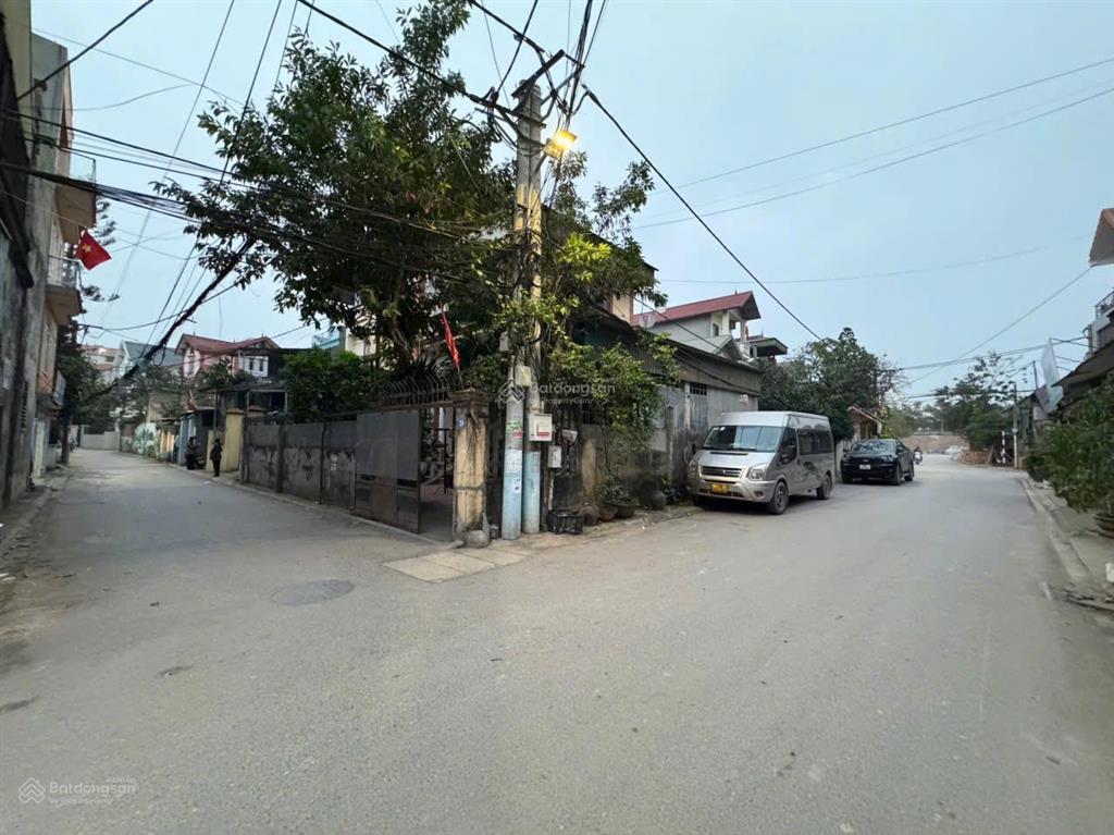 Bán gấp  giá rẻ lô góc 50m2 đa tốn, vị trí kinh doanh, mt = hậu 5m, đường 8m ô tô tránh chạy thông