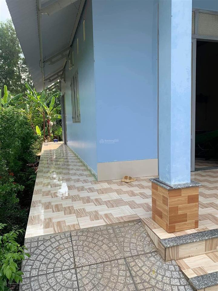 Gần 2 sào đất nghỉ dưỡng giá chỉ 1ty7. sẵn nhà c4 trên đất. ao cá giải trí. gần nhựa lớn 250m. shr