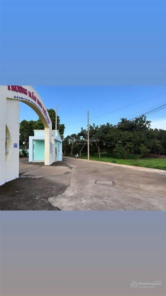 Đất thổ cư sổ riêng đối diện trường học, đường bê tông khu dân cư giá chỉ 550tr. dt 125m2 shr tc