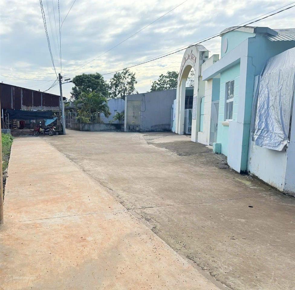 Đất thổ cư sổ riêng đối diện trường học, đường bê tông khu dân cư giá chỉ 550tr. dt 125m2 shr tc