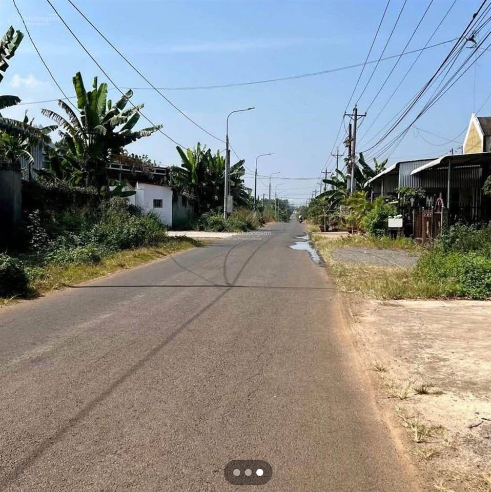 Chủ ngộp cần bán nên đất 2mt nhựa vs bê tông giá rẻ nhất khu vực chỉ 1ty. dt 5x31m2 tc, shr. tl