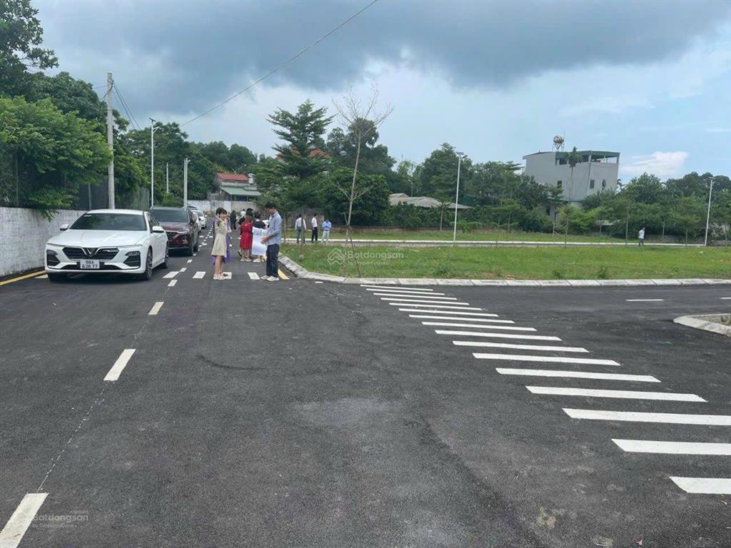 Chính chủ bán đất trại lãng, cổ đông, sơn tây 82m2 lô góc 3 mặt tiền