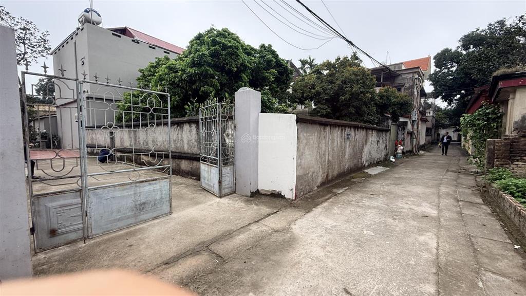 Cần tìm nhà đầu tư, bán mảnh đất 220m2 chia 4 mảnh cực đẹp, ô tô vào nhà 0911 936 ***