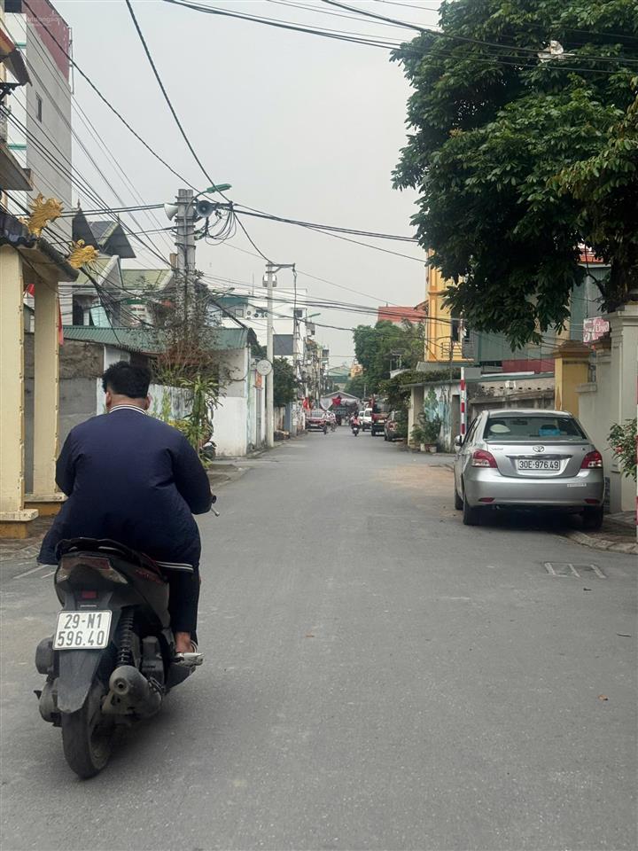 Cần bán gấp 105m2 đất trục chính làng sủi, có sẵn nhà cho thuê, kinh doanh sầm uất