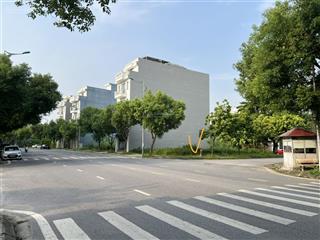 Chính chủ cần bán đất 3 mặt tiền view hồ tại phố lý nam đế
