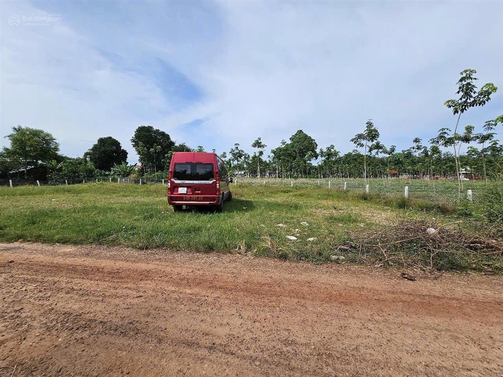 Bán 194,8m2 (9,5x20,9m) full thổ cư đất vuông vức giá 680 triệu, hưng thuận trảng bàng tây ninh