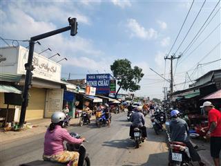 Đất nở hậu siêu đẹp ngay cạnh trường học  210,4m2 giá 895tr vị trí  ngay đường đặng văn trước