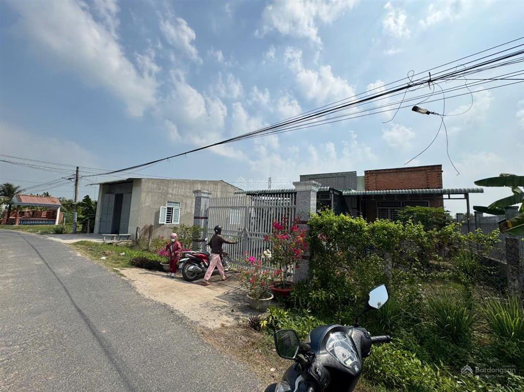 Bán nhà c4 dt 5x40 (200m2) 1 sẹc đường đặng văn trước an tịnh trảng bàng gần trường học 980trieu