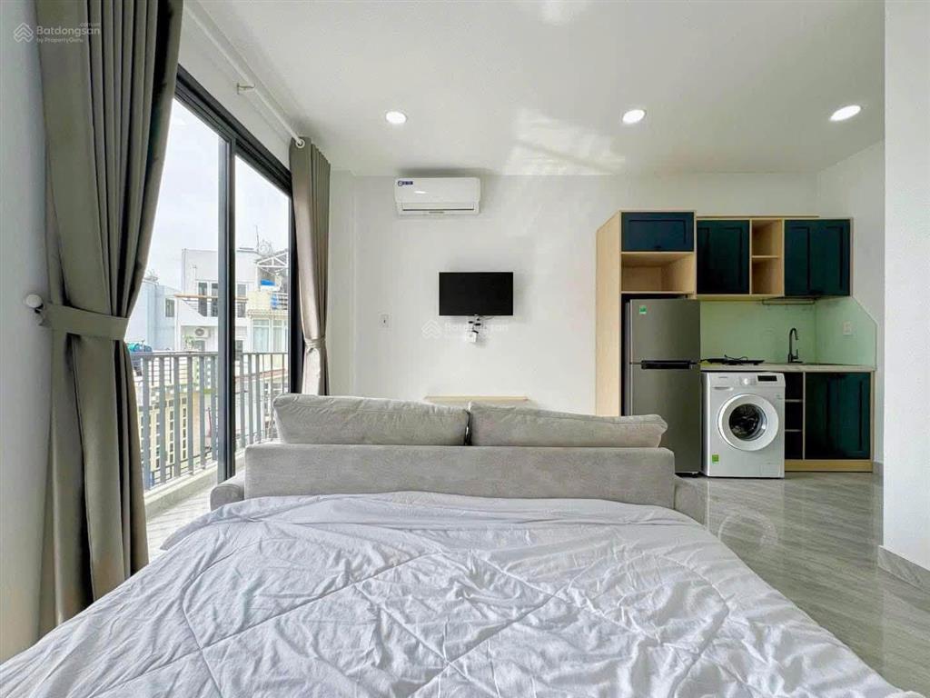Hiếm có 1 căn studio 36m2 trực tiếp từ cđt view hồ bơi tầng trung