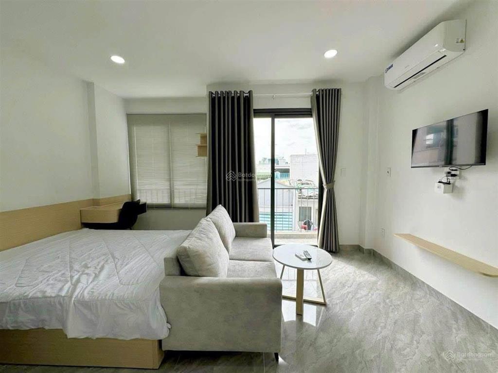 Hiếm có 1 căn studio 36m2 trực tiếp từ cđt view hồ bơi tầng trung