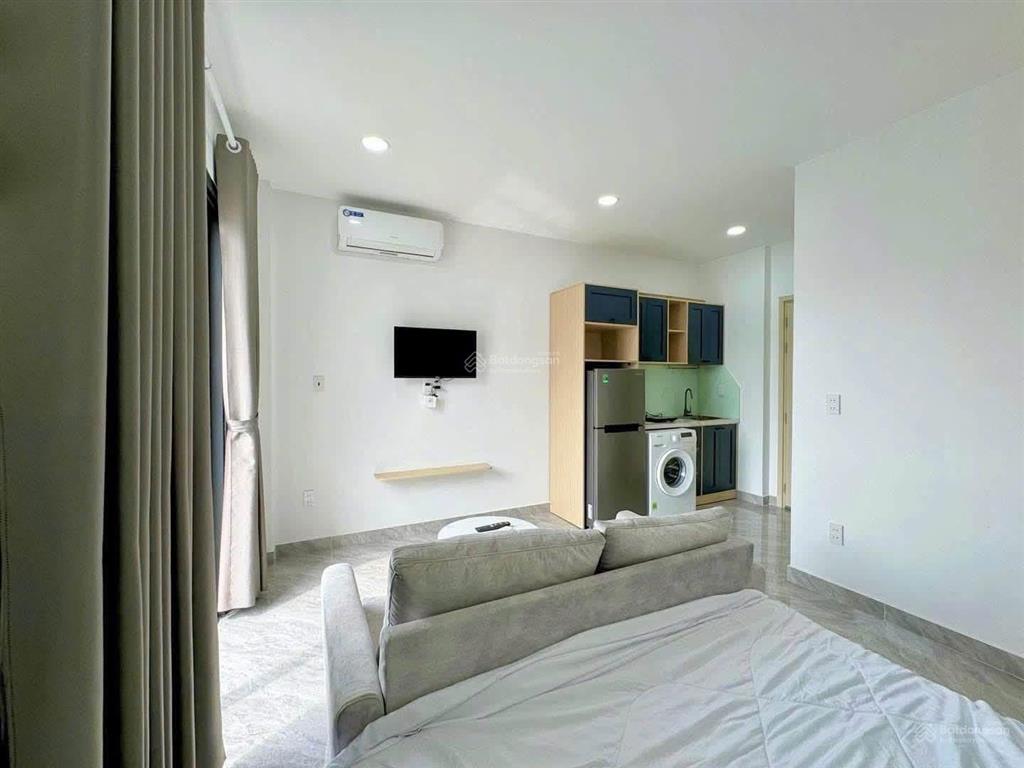 Hiếm có 1 căn studio 36m2 trực tiếp từ cđt view hồ bơi tầng trung