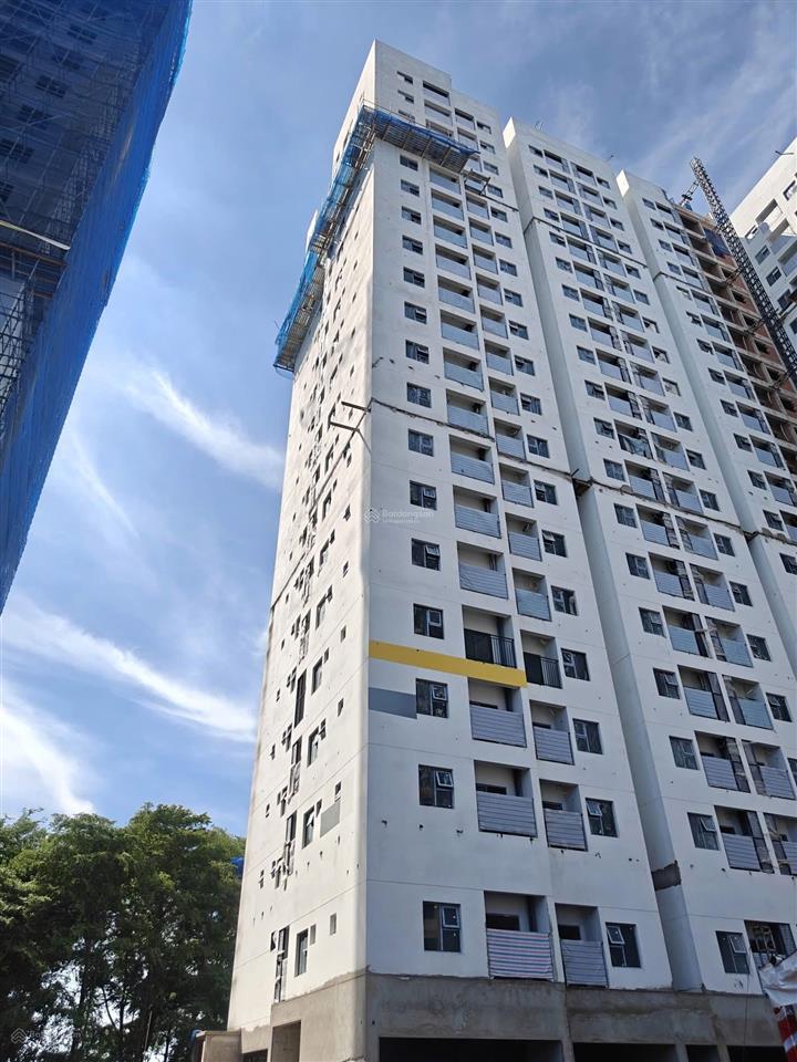 Bán căn hộ 2pn, 2wc gần chợ bình chánh, di chuyển về trung tâm thành phố 15p, sẵn nội thất