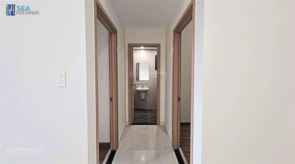 Cần thanh lý căn hộ 56m2 2pn 2 wc view hồ bơi nhận nhà có sẵn nội thất gần chợ bình chánh
