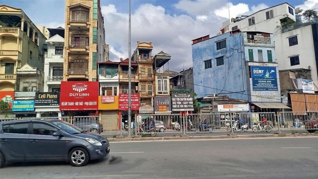 Bán nhà giải phóng số 93x 205m² mặt tiền 6,4m tòa nhà 5 tầng. giá 200 triệu/m²