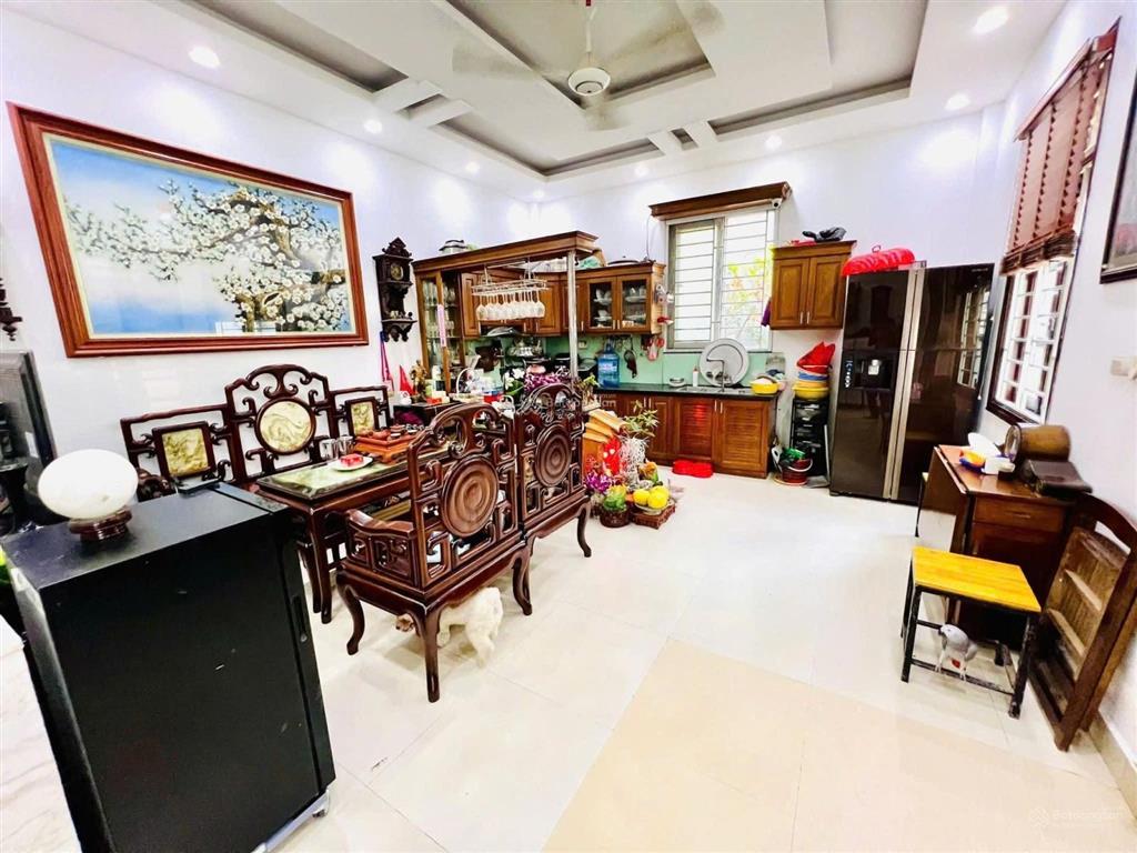 Bán nhà đặng tiến đông trung liệt tt đống đa 4 tầng 49m2 sđcc 14,x tỷ gần chợ trường cv 0966 849 ***