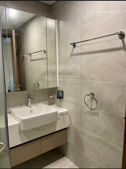 Chính chủ gửi bán chung cư the tonkin vinhomes smart city 2pn 60m2 tầng cao ban công đb sẵn sổ