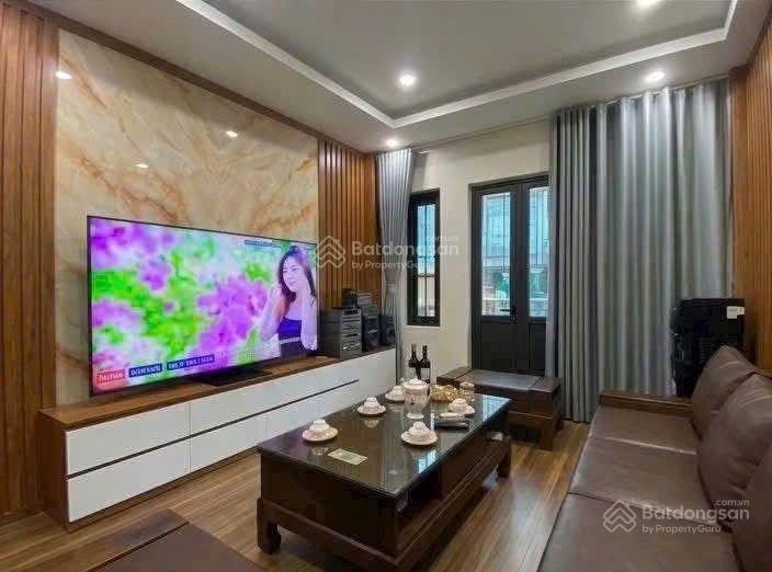Bán nhà 4 tầng 43,4m2 phố phùng hưng đan phượng ô tô đỗ cửa 5,5 tỷ 0966 849 ***