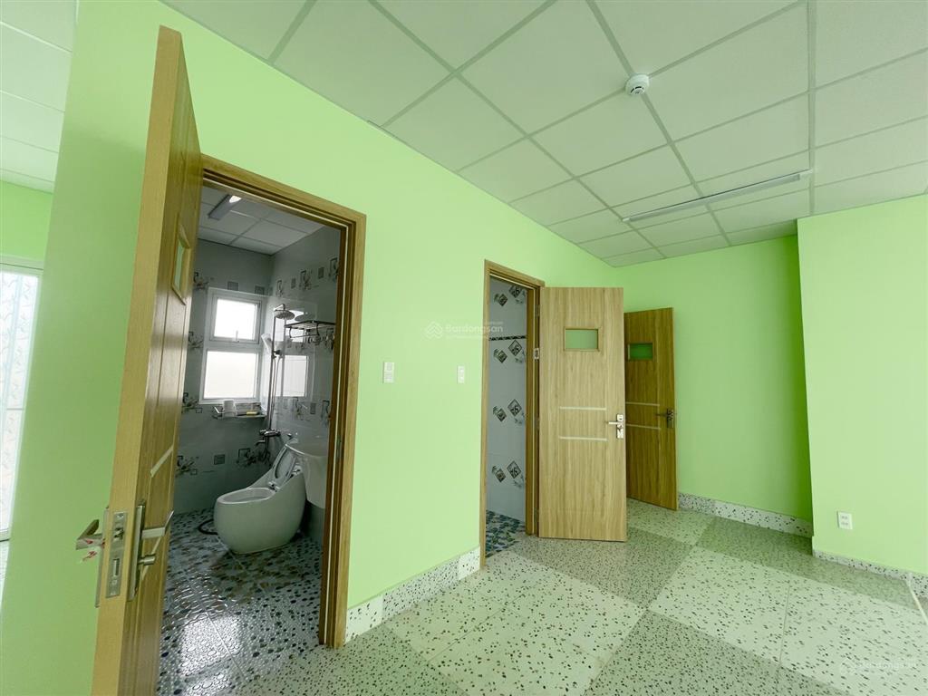 Cho thuê văn phòng 13x23 (300m2) mới xây, thang máy. hẻm 10m 1/ quang trung ngay ubnd phường gò vấp