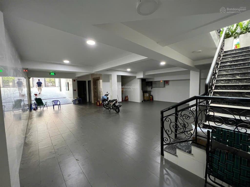 Đi định cư, cần bán căn biệt thự him lam kênh tẻ 10x20m 200m2 có thang máy giá 55 tỷ