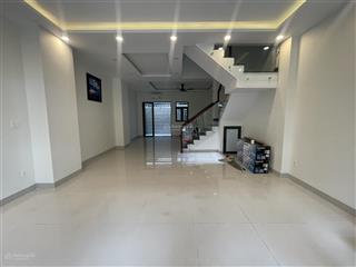 Cho thuê nhà phố 4pn có nội thất giá 25 triệu/tháng kdc jamona city đào trí quận 7
